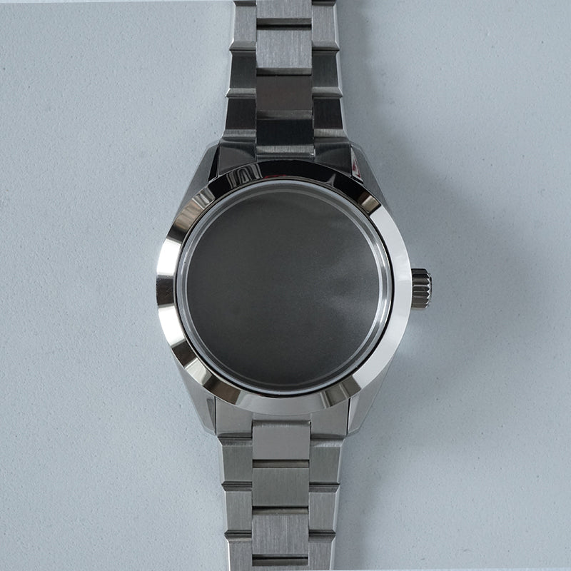 Photo of watch case and bracelet