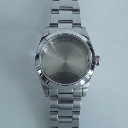 Photo of watch case with bracelet